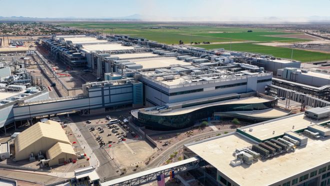 ！华人CEO打响关键一战英特尔杀回来了j9国际站登录全球首款18nm芯片亮相(图2)